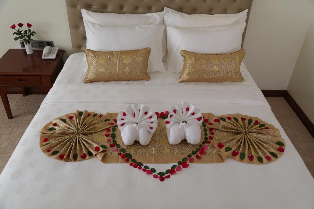 Pacific Hotel Янгон Екстериор снимка