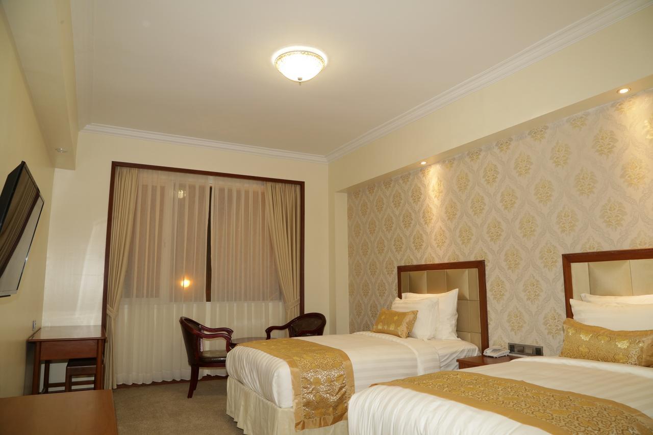 Pacific Hotel Янгон Екстериор снимка