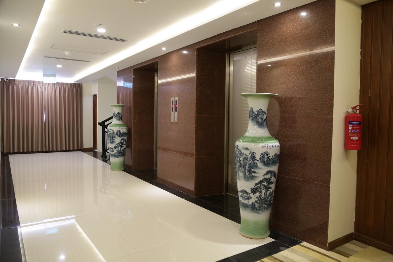 Pacific Hotel Янгон Екстериор снимка